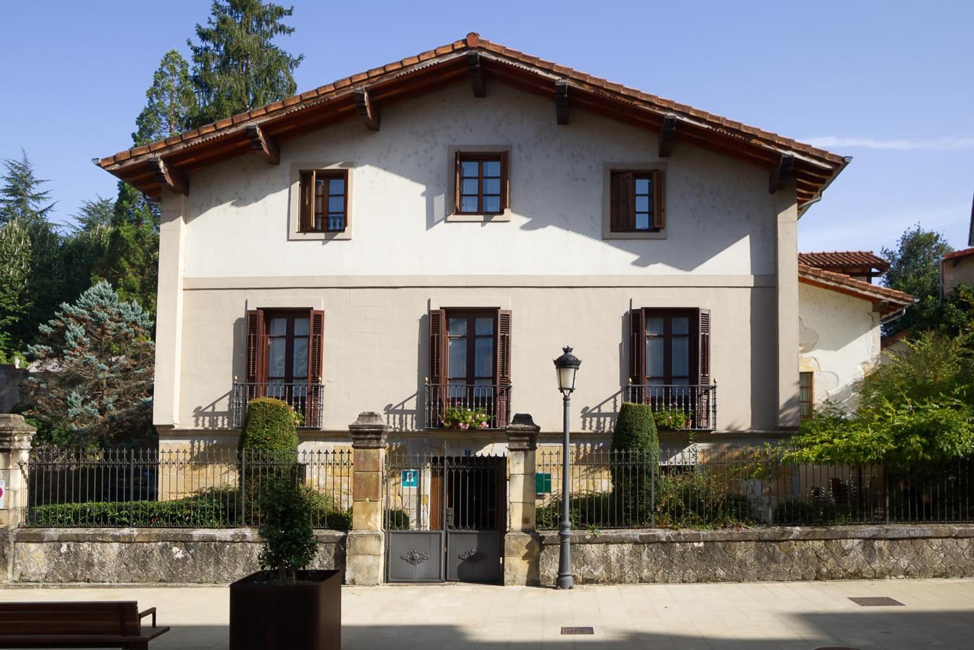 Hotel Konbenio Amorebieta-Etxano Exterior photo